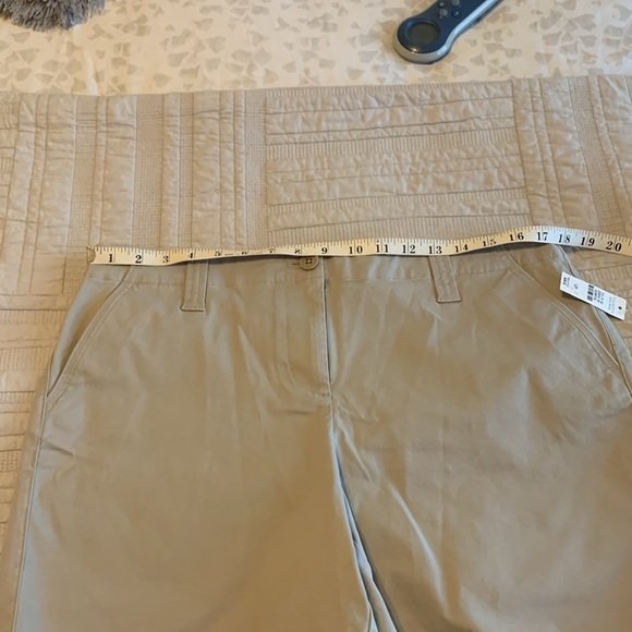 Talbots khaki shorts - Picture 5 of 6